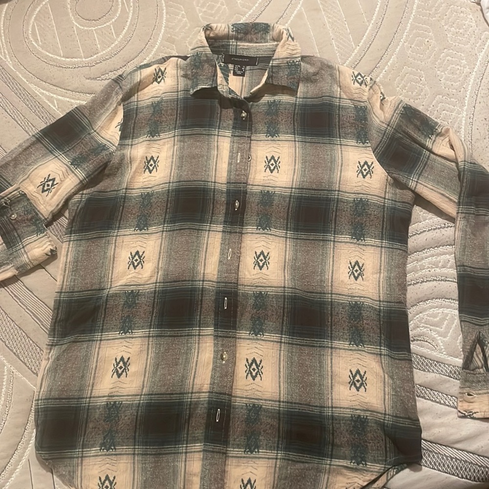 Lightweight button-up